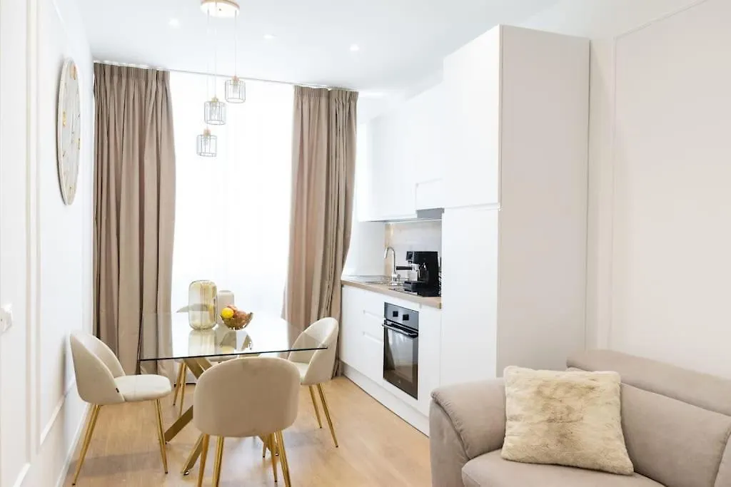 We Home - Prada Luxury Suites Milán Apartmán