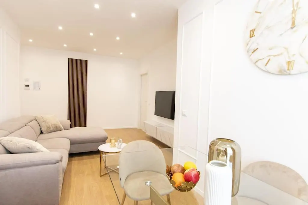 We Home - Prada Luxury Suites Milán Apartmán